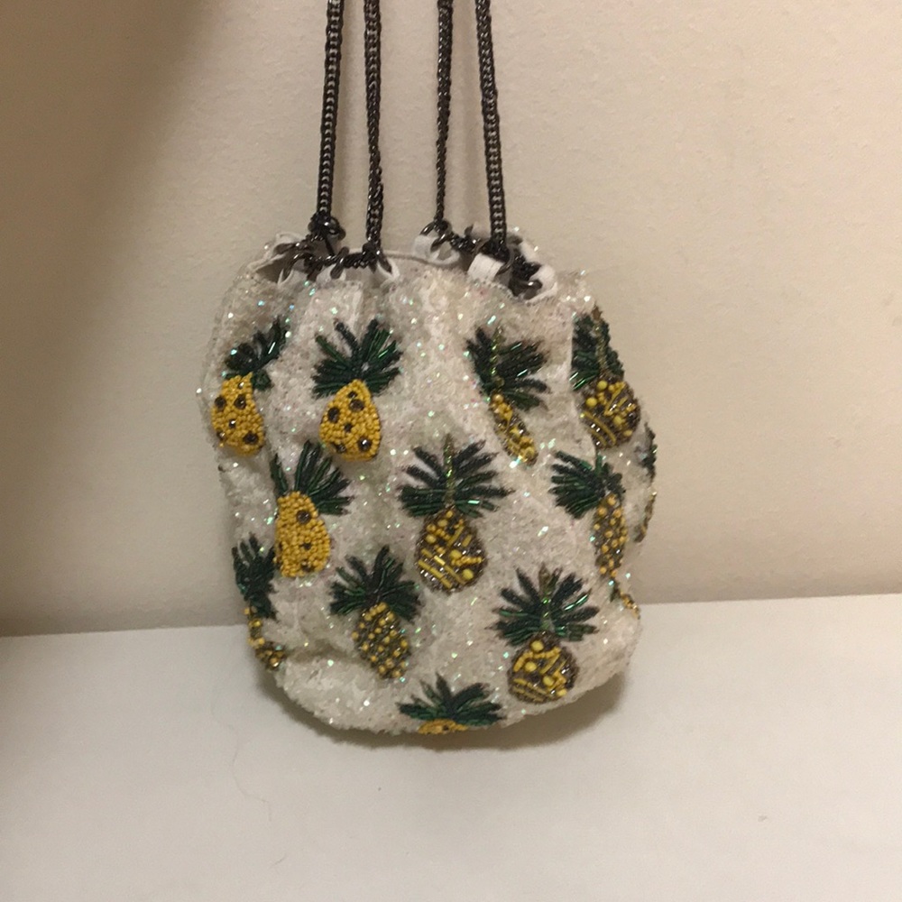 Pineapple sequin bucket bag